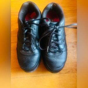Sketchers Slip resistant leather memory foam work shoes